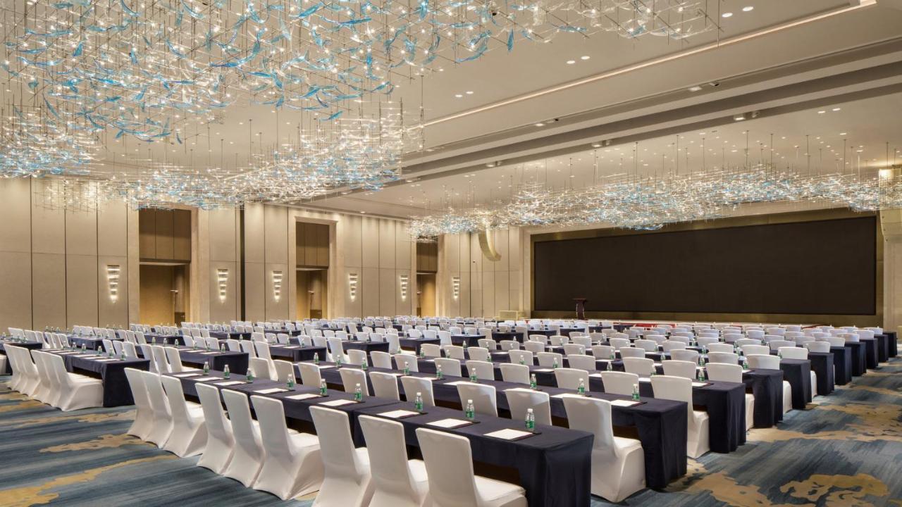 Отель Crowne Plaza Xiangxi Фэнхуан Экстерьер фото
