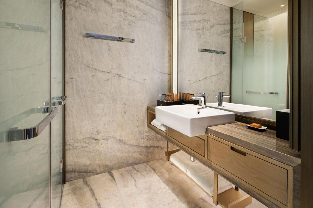 Отель Crowne Plaza Xiangxi Фэнхуан Экстерьер фото